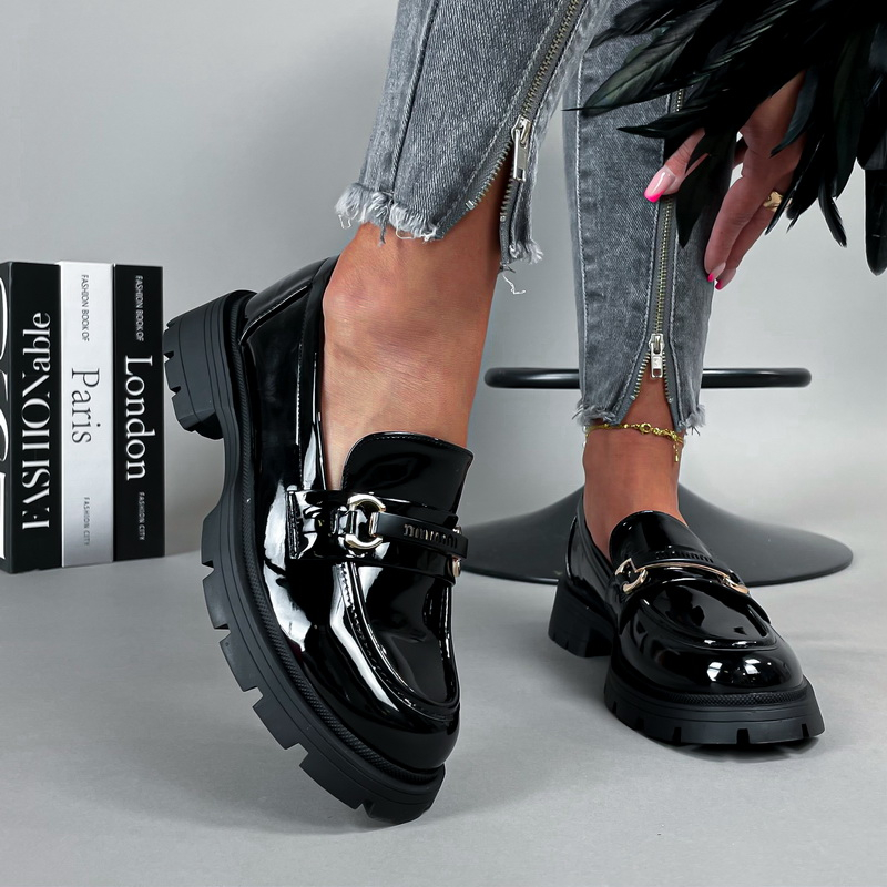 Čierne lakované mokasíny