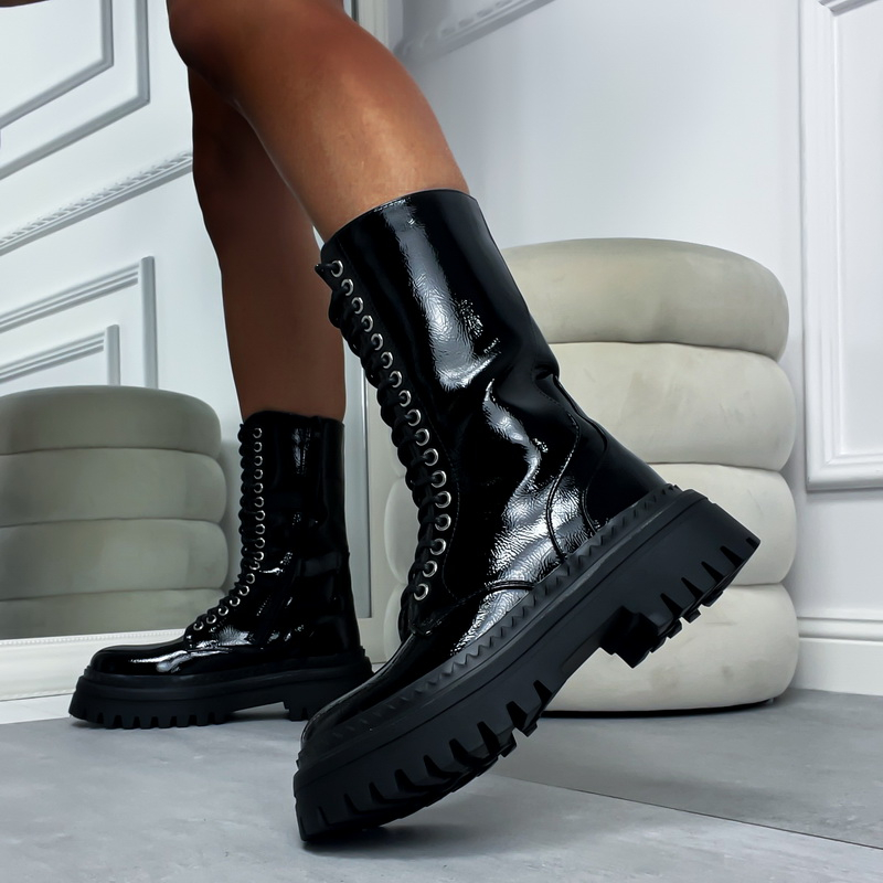 Čierne lakované nízke čižmy