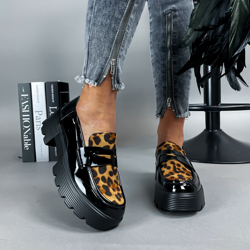 Čierne leopardie mokasíny