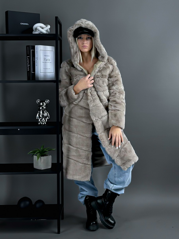 Hnedý dlhý kožušinový kabát