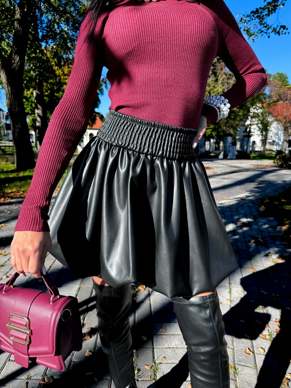 Čierna koženková PUFFY sukňa