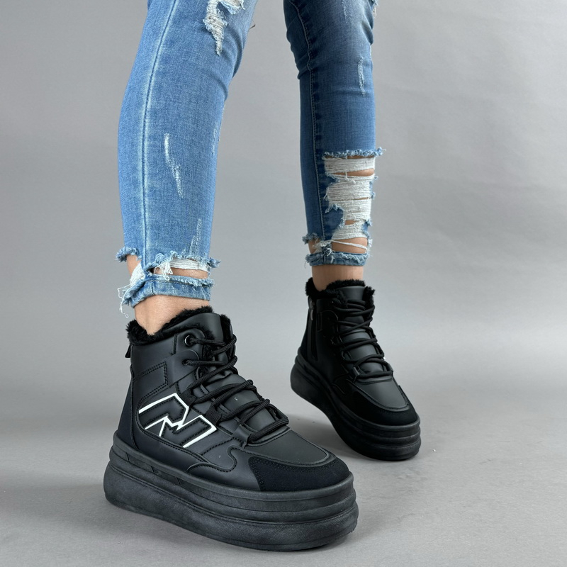 Čierne členkové  zateplené tenisky