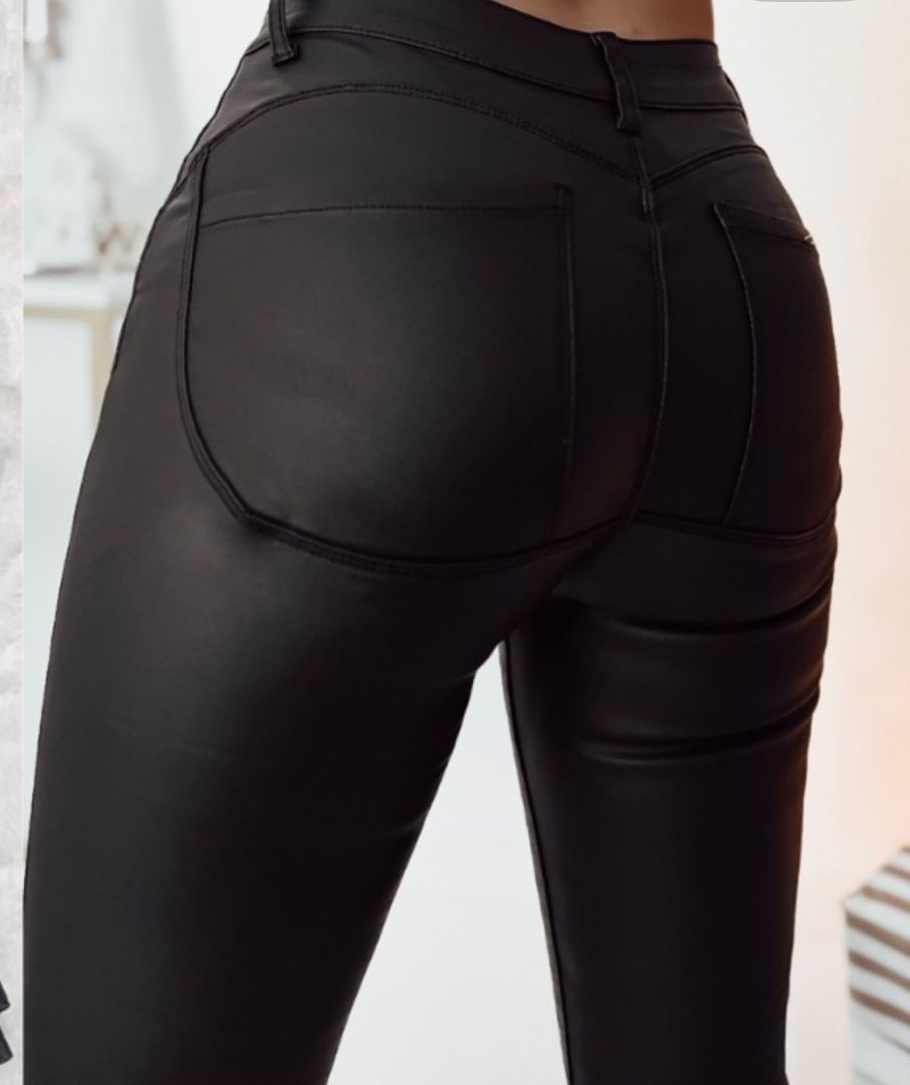 Čierne push-up nohavice