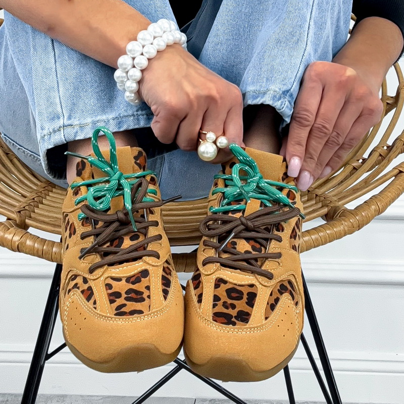 Hnedé tenisky  s leopardím vzorom