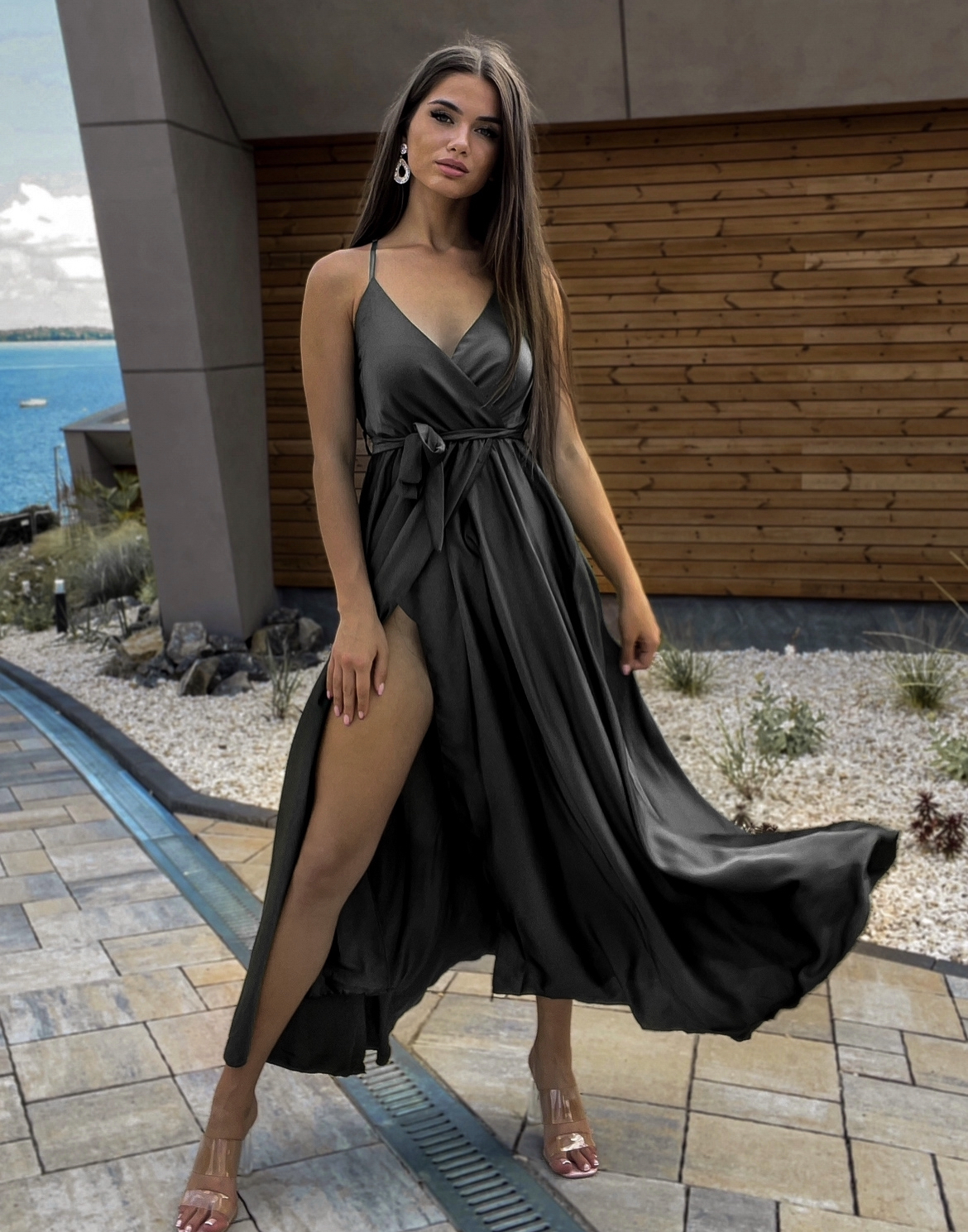 Čierne  dlhé saténové šaty