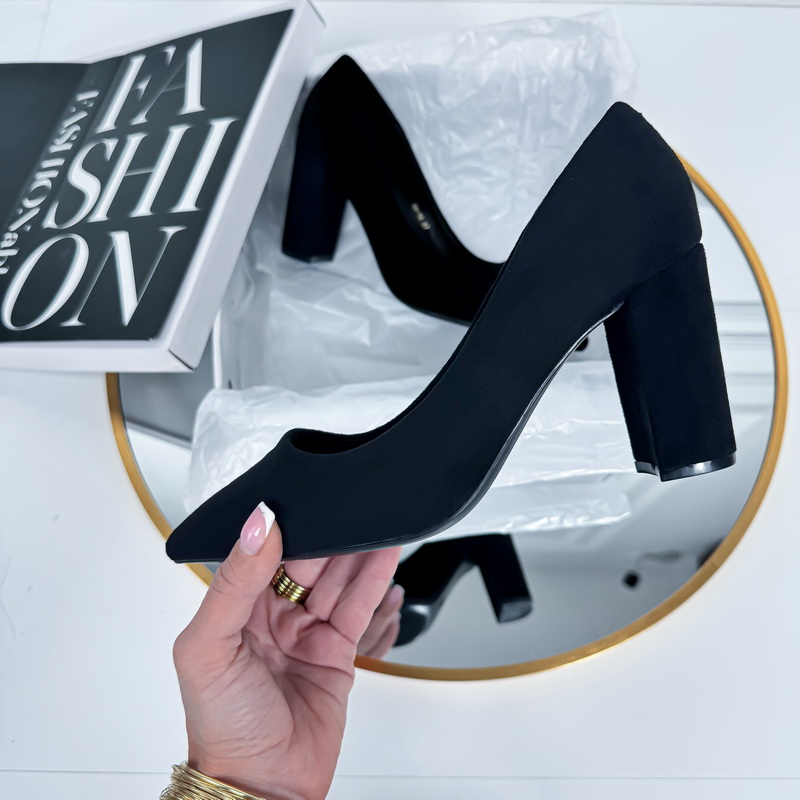 Čierne lodičky s hrubým opätkom