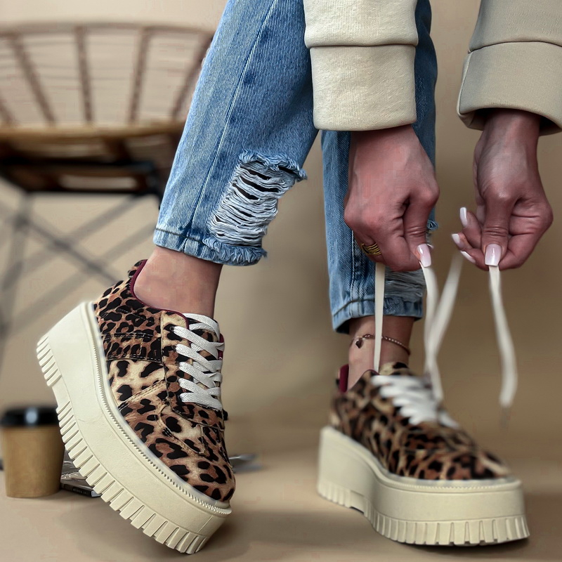 Hnedé tenisky s leopardím vzorom