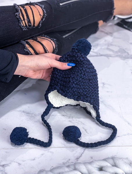 Tmavomodrá čiapočka