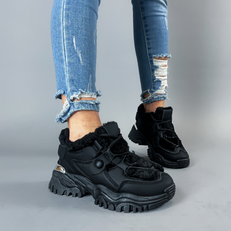 Čierne zateplené tenisky