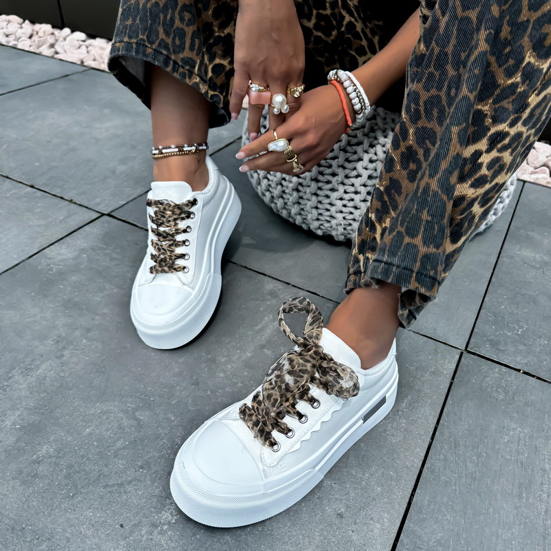 Biele plátené tenisky