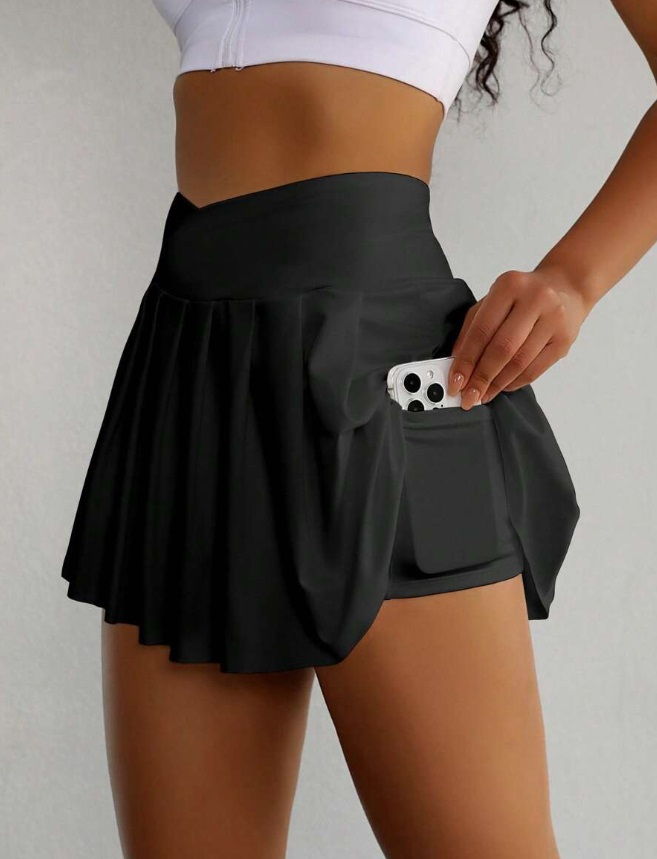 Čierna sukňa s kraťasami