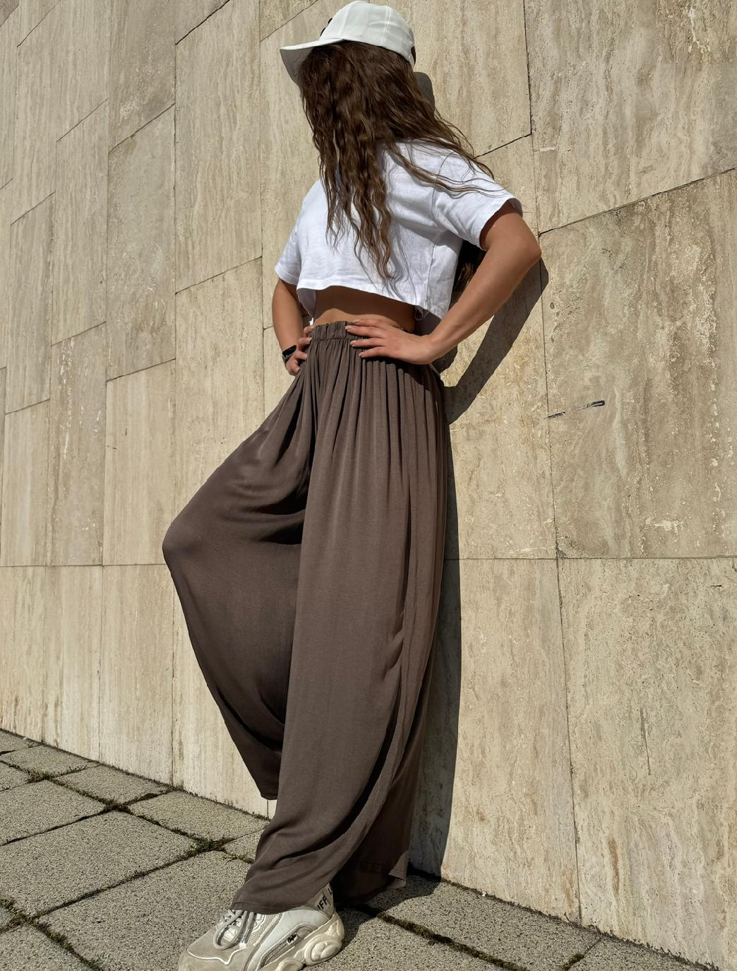 Tmavohnedé široké nohavice